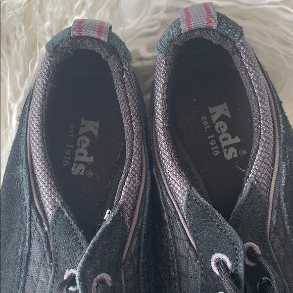 5 for 20 KEDS Black Suede arch support sneakers EUC - Picture 4 of 7